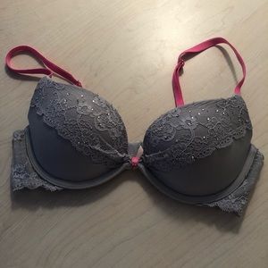 Size 32B Victoria’s Secret Push Up Bra